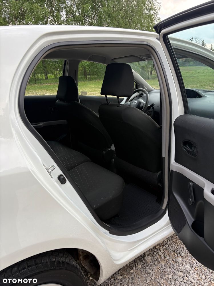 Toyota Yaris 1.0 Luna A/C - 10