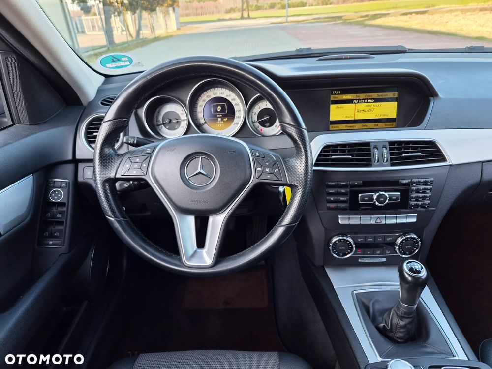 Mercedes-Benz Klasa C 180 BlueEFFICIENCY Avantgarde - 34