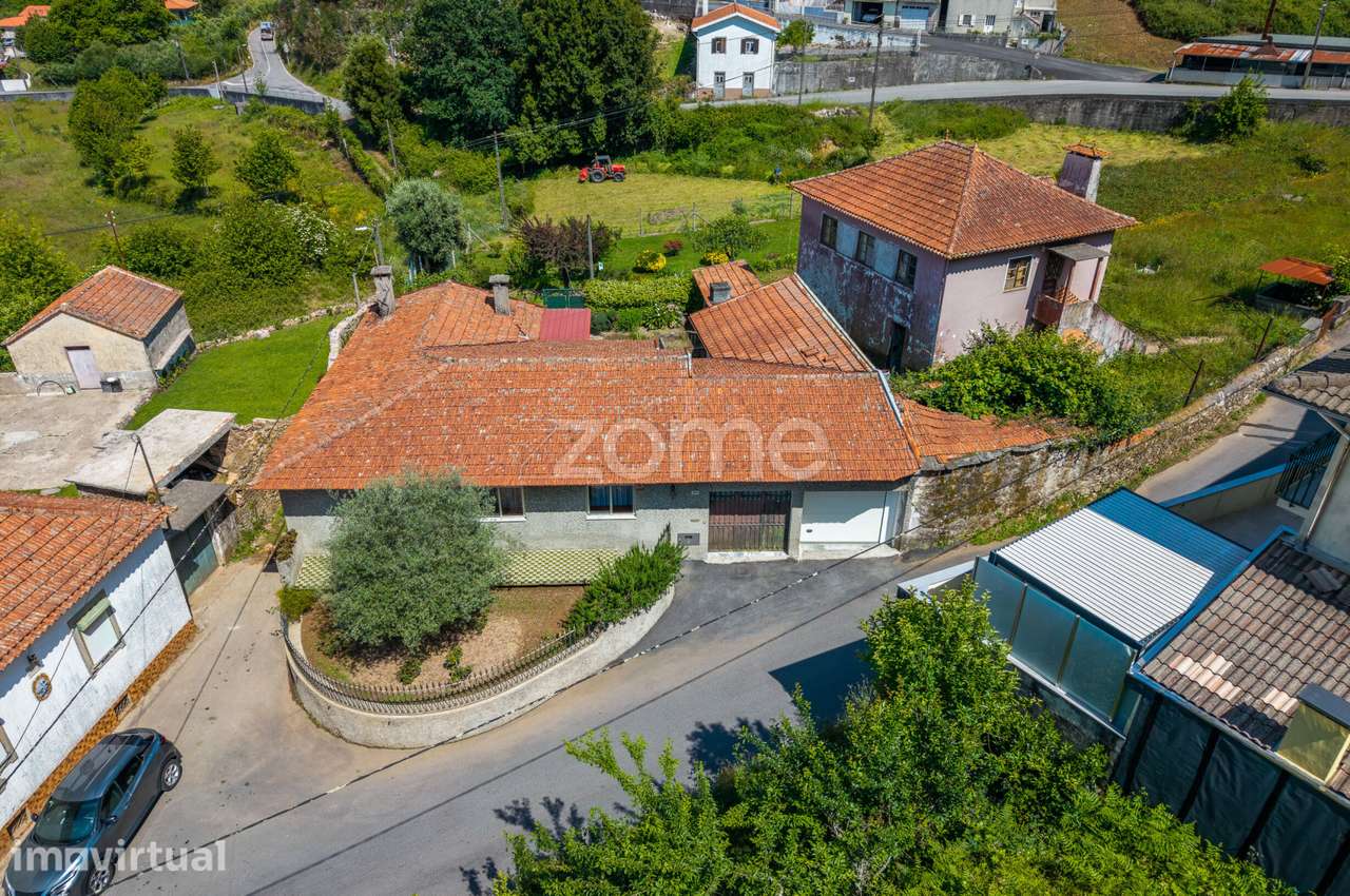 Moradia T2 térrea com 2 terrenos urbanos - Santa Maria da Feira - Grande imagem: 3/38