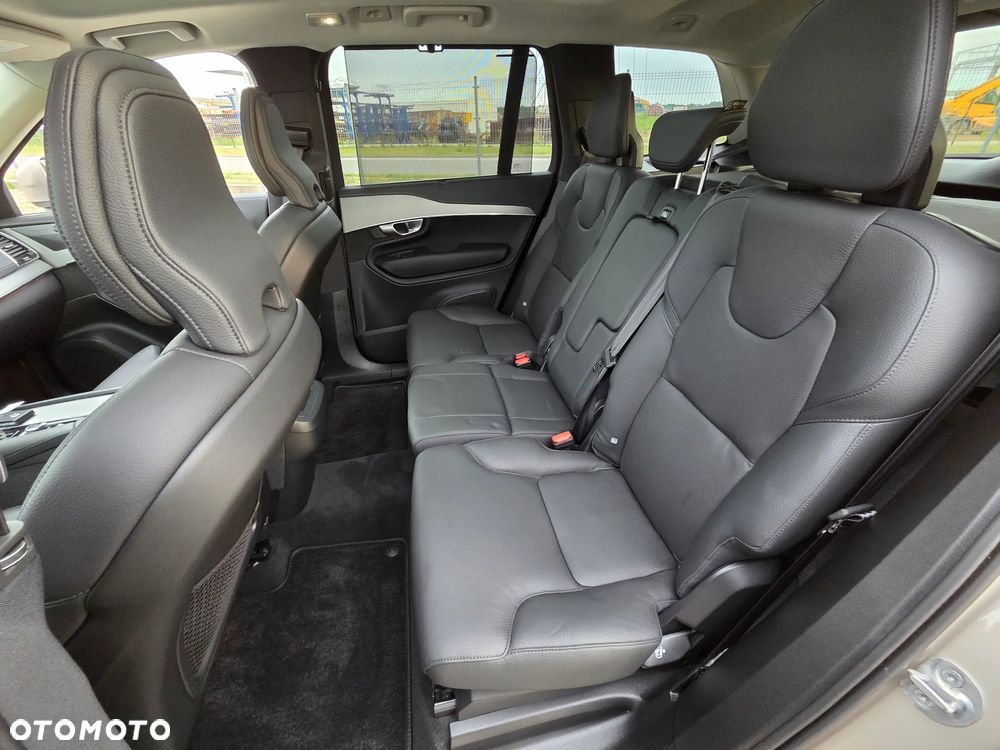 Volvo XC 90 B5 D AWD Plus Bright - 22