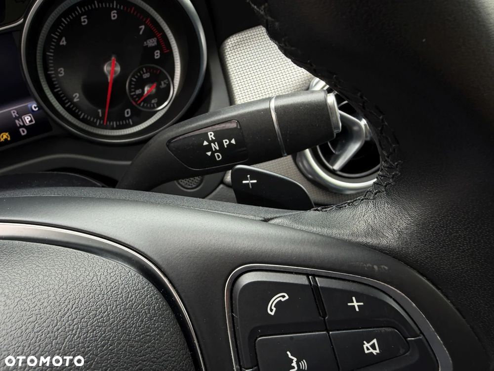 Mercedes-Benz GLA 200 7G-DCT Style - 27
