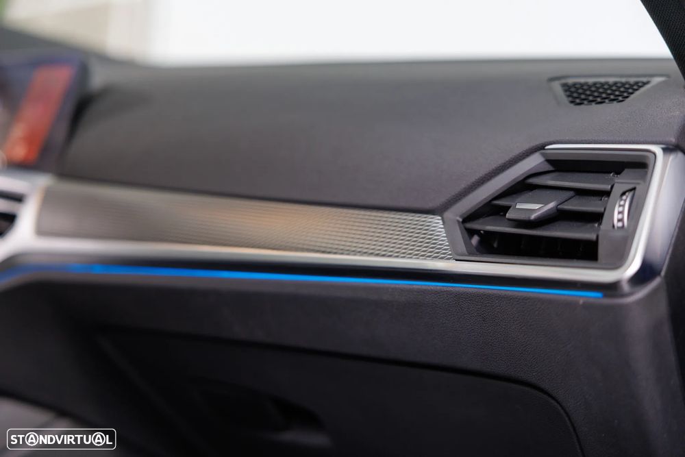 BMW 320 e Aut. M Sport - 34