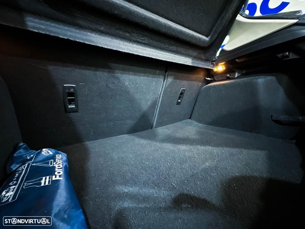 Ford Focus 1.6 TDCi Titanium — fotografia 56