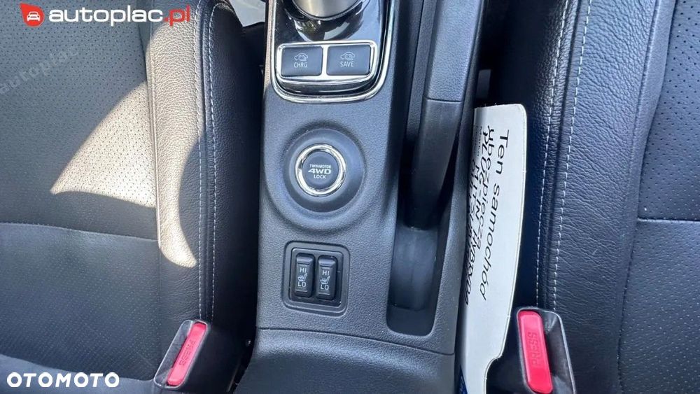 Mitsubishi Outlander - 19