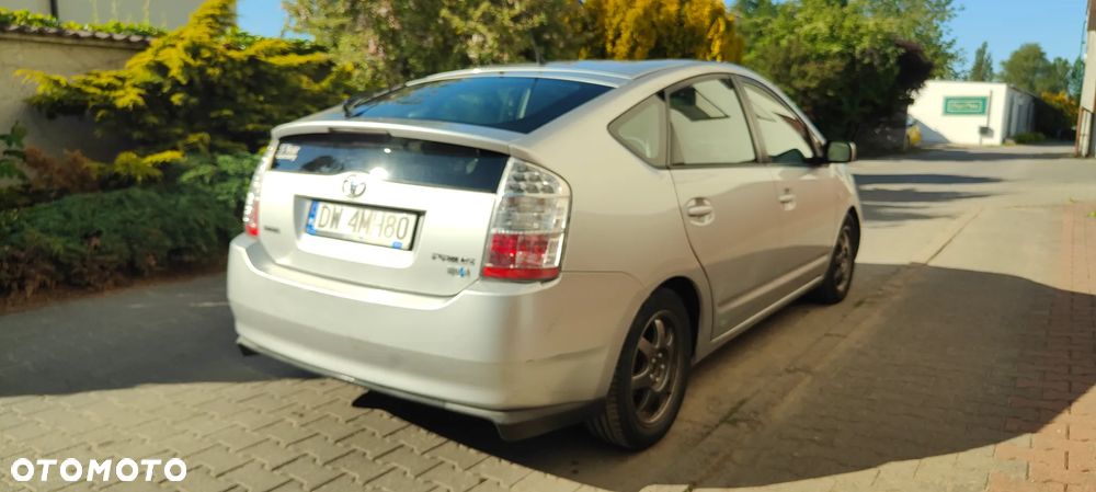 Toyota Prius 1.5 VVT-i Sol - 4