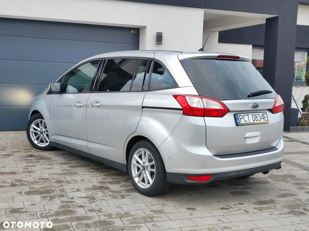 Ford Grand C-MAX - 22