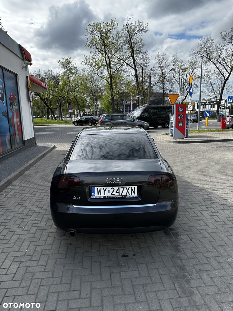 Audi A4 Limousine - 6