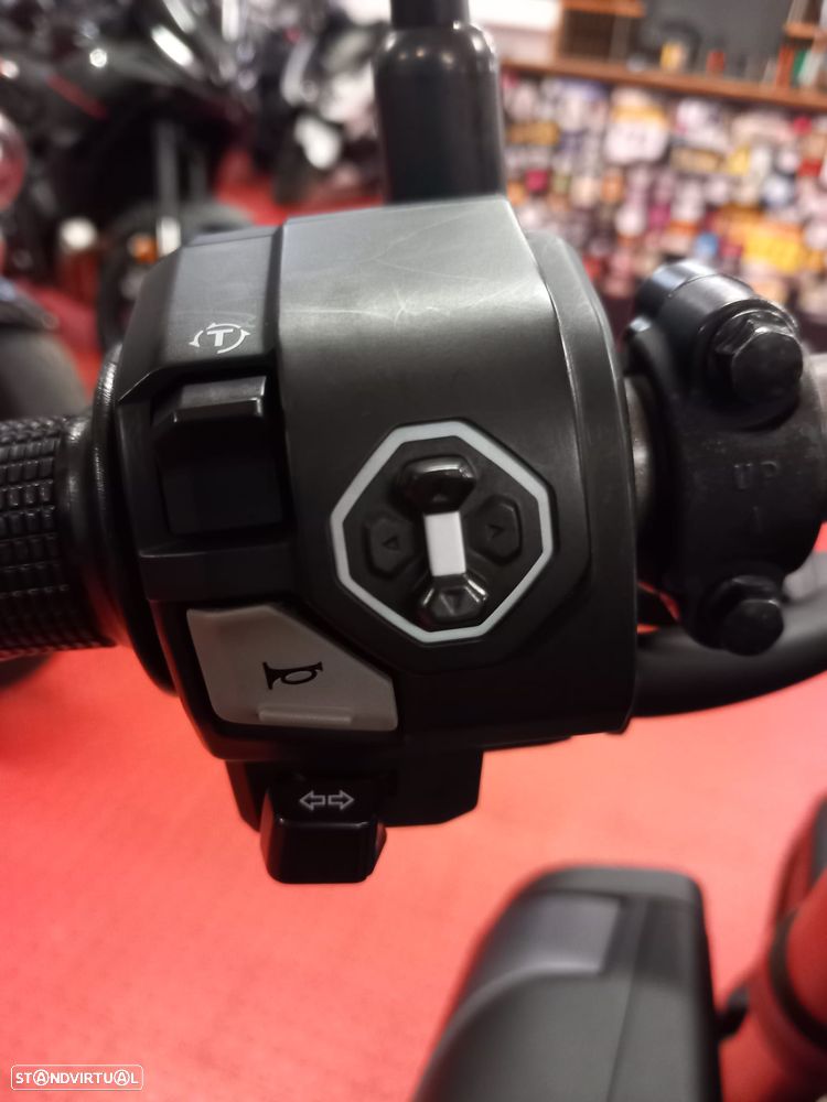 Honda CB 650R Neo Sports Cafe - 5