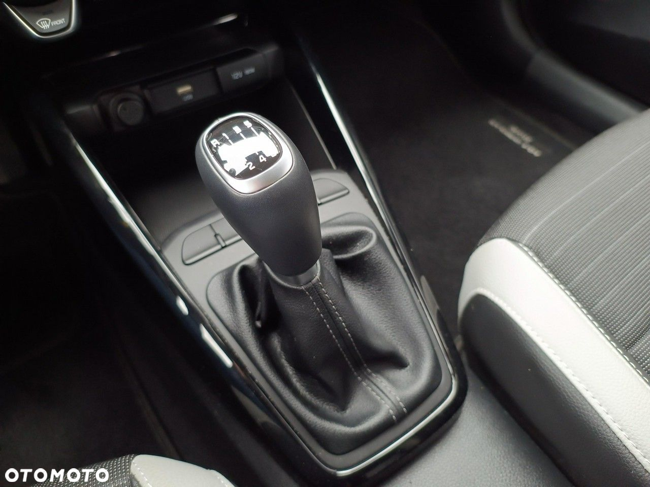 Kia Stonic - 15