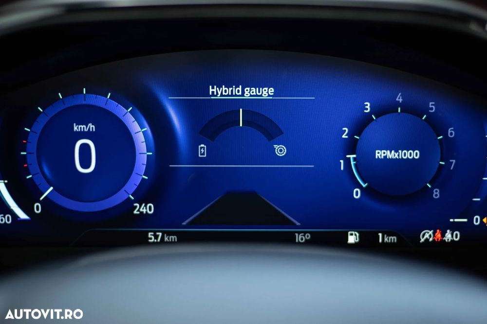 Ford Focus 1.0 EcoBoost 6MT MHEV ST-Line X - 8