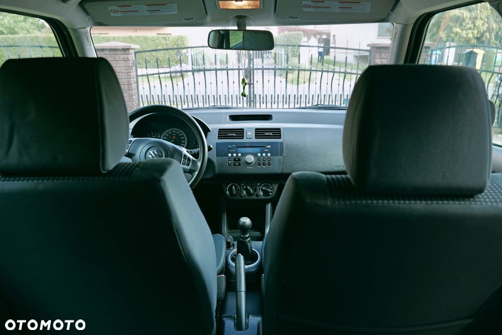 Suzuki Swift - 12