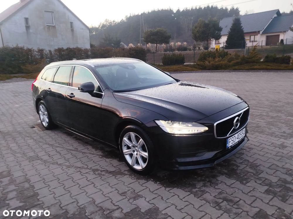 Volvo V90 D3 Momentum Pro - 1