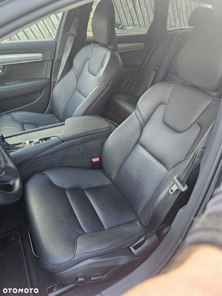Volvo V90 D4 Momentum Pro - 22