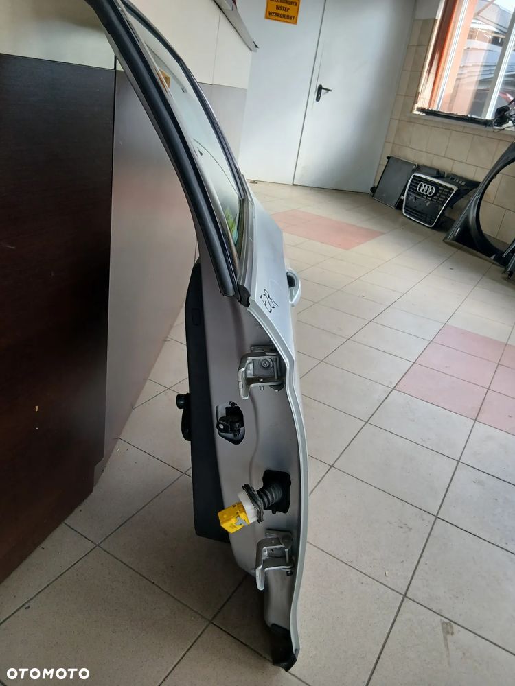 Opel Corsa F Drzwi Tył Tylne Lewe Kolor EZR Srebrne - 2