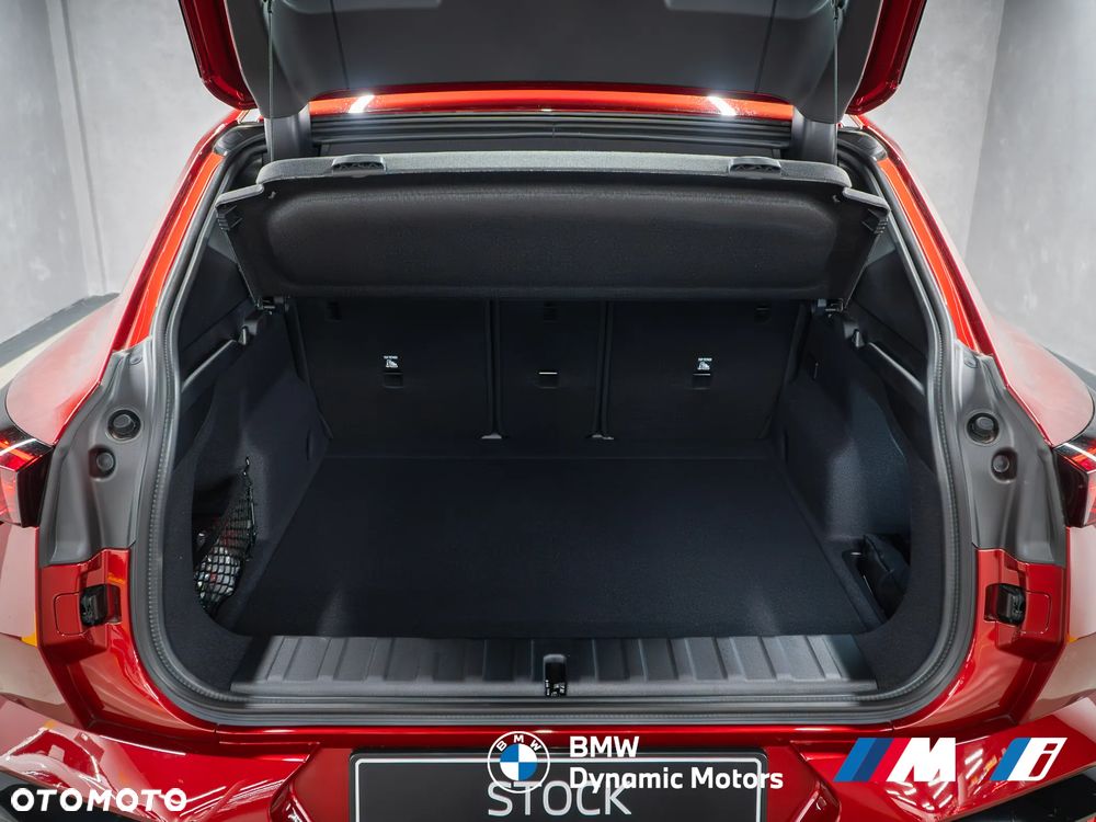 BMW iX2 eDrive20 - 12
