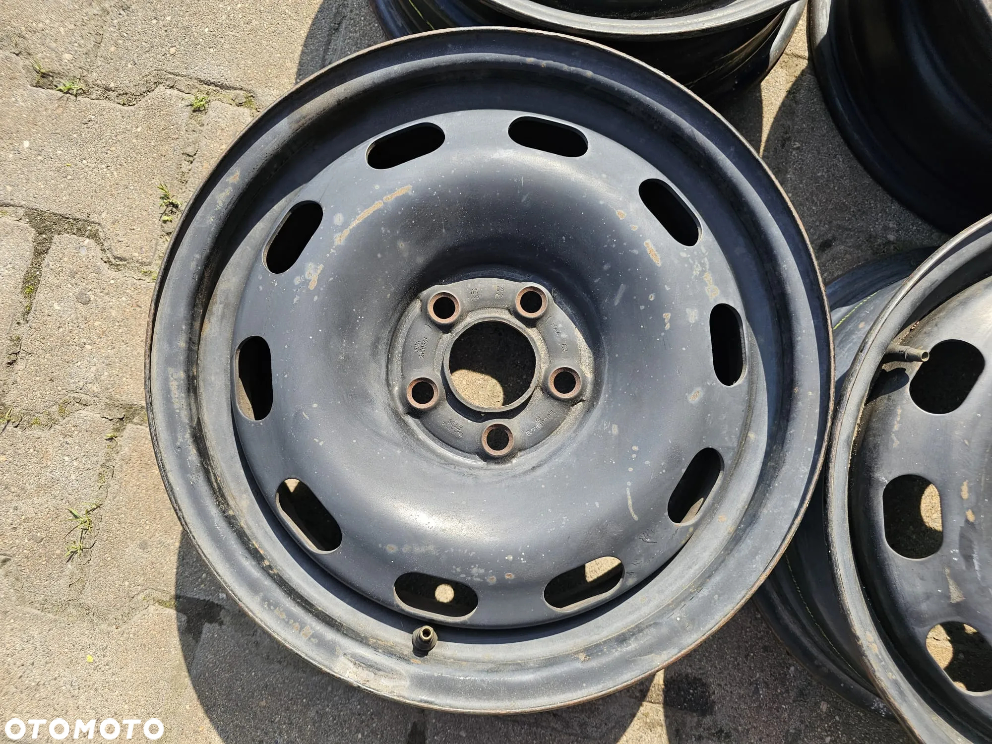 (S31) Felgi stalowe 15'' Volkswagen OE Polo Golf 4 Skoda Rapid Octavia Fabia Audi A1 A3 / 6Jx15 ET38 5x100 - 5