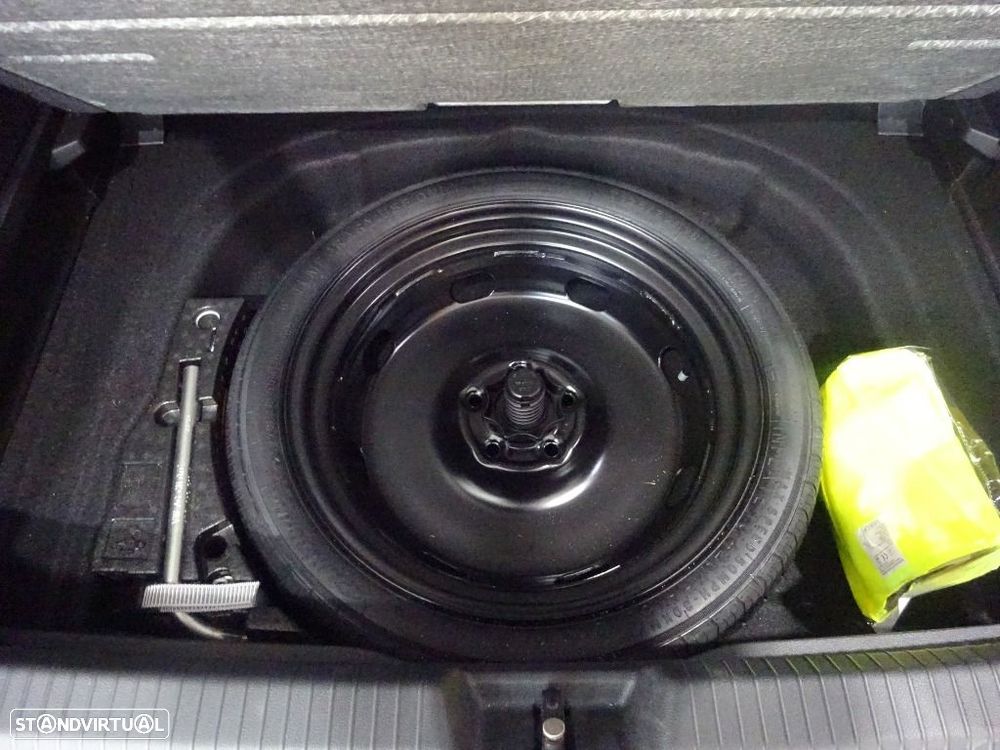 VW Golf 1.5 eTSI Urban DSG - 34