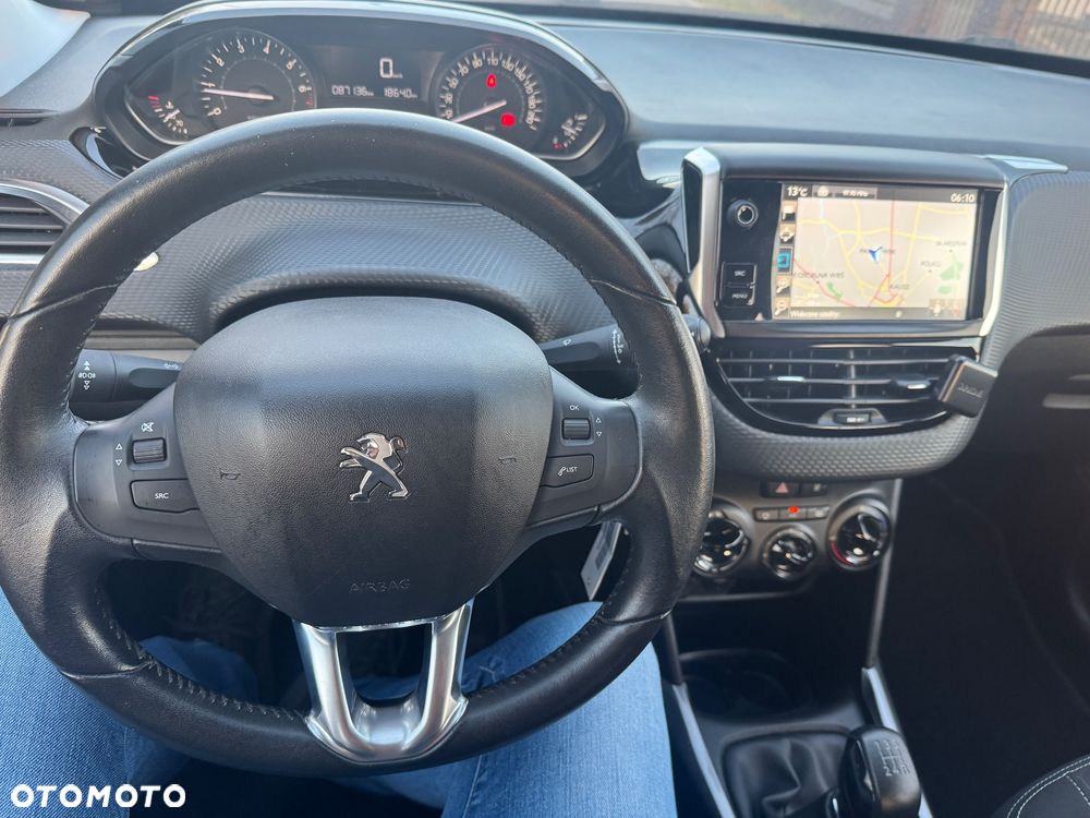 Peugeot 2008 PureTech 82 Urban Move - 15