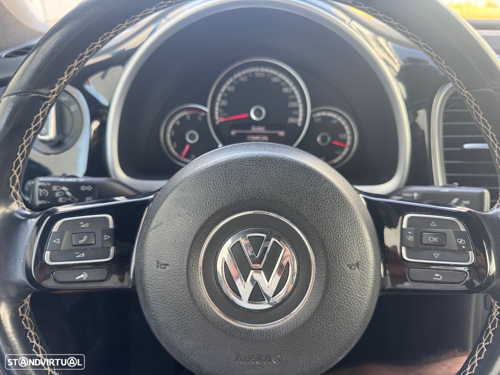 VW New Beetle Cabriolet The 1.6 TDI DSG Exclusive Design - 4