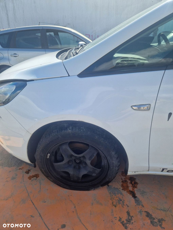 Opel ZAFIRA C 2014 1.6 CDTI Z40R BŁOTNIK LEWY PRZEDNI PRZÓD