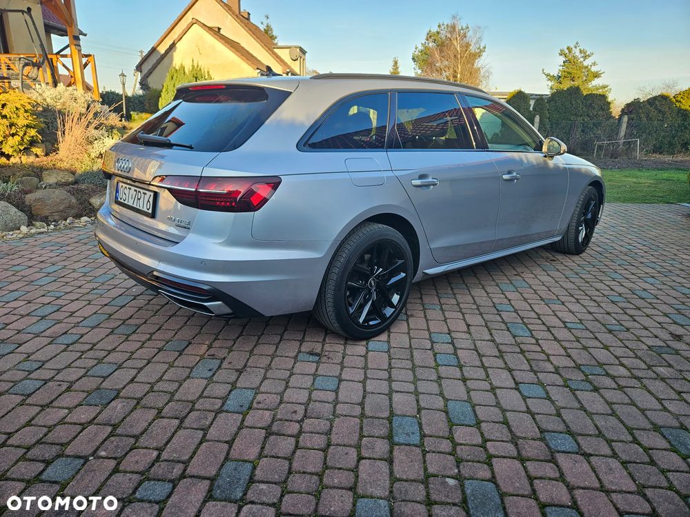 Audi A4 Avant 40 TFSI quattro S tronic - 4