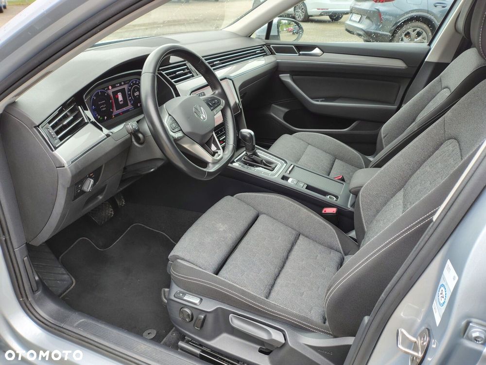 Volkswagen Passat - 14