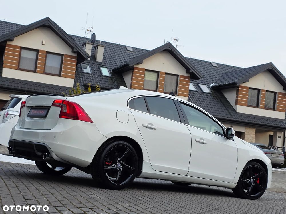 Volvo S60 D4 R-Design - 24