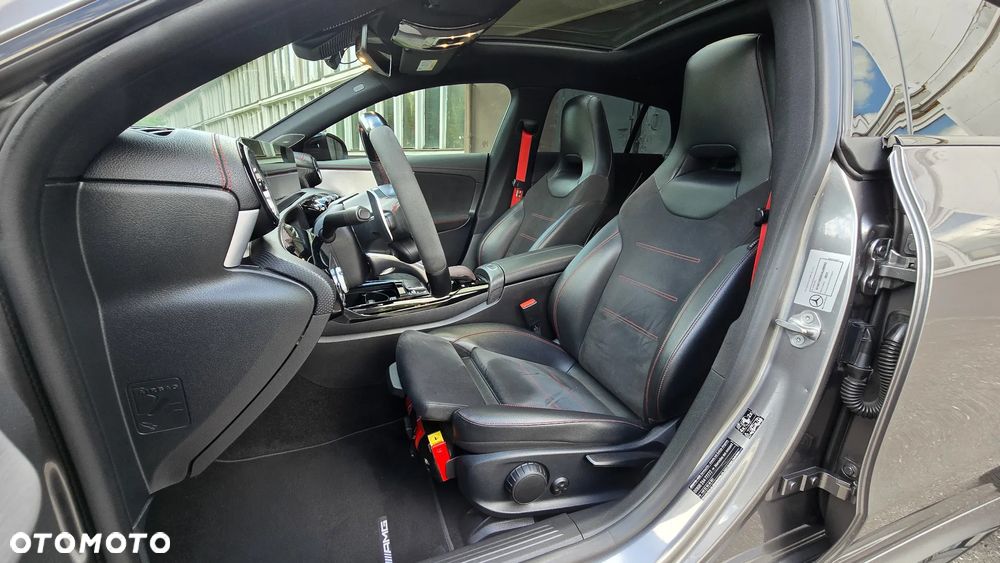 Mercedes-Benz CLA - 12
