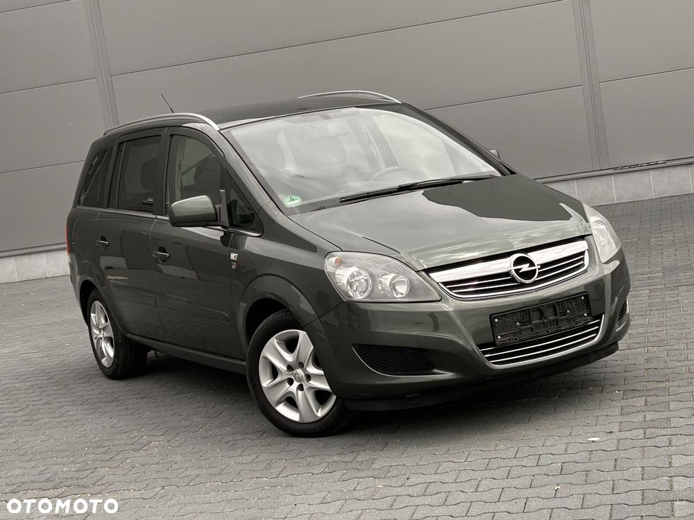 Opel Zafira 1.8 Cosmo - 1
