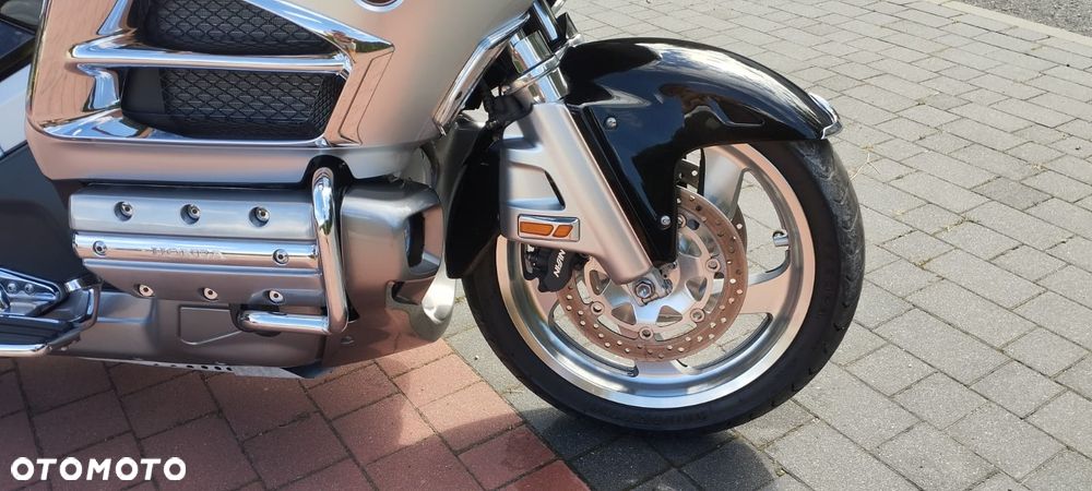 Honda GL - 5