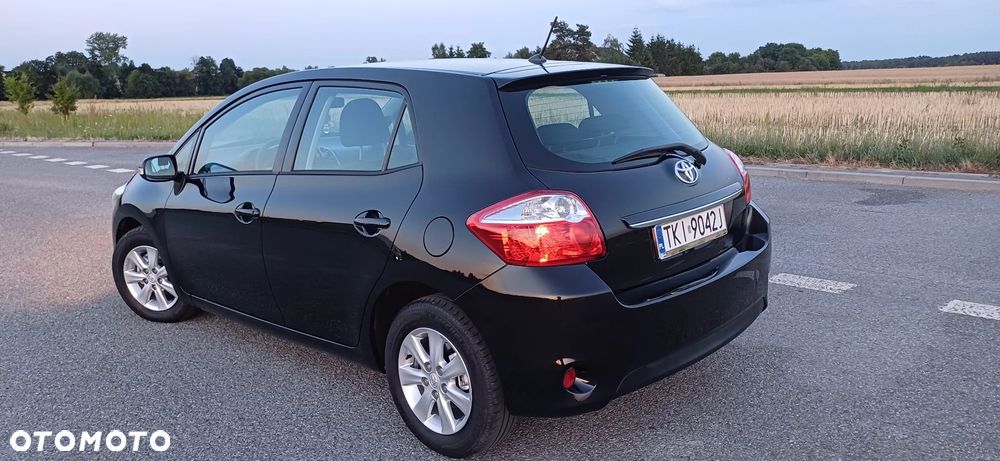 Toyota Auris 1.4 D-4D - 3