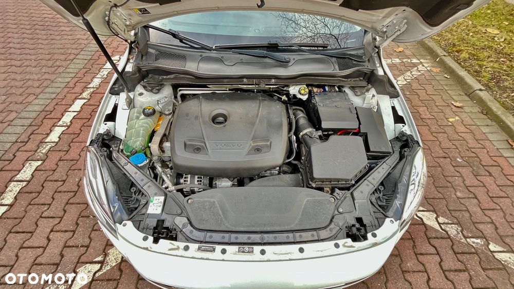 Volvo V40 T3 Momentum - 10