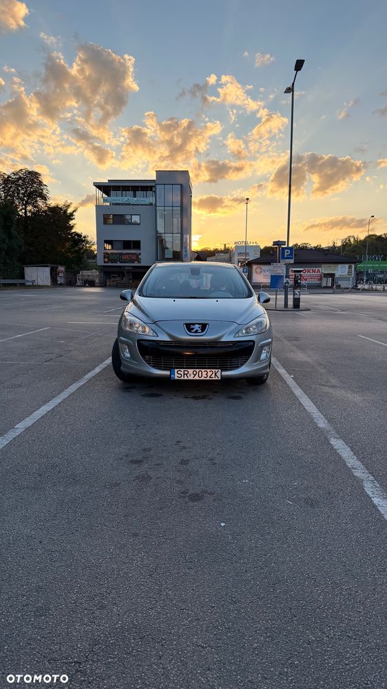 Peugeot 308 1.6 HDi Premium Plus - 16