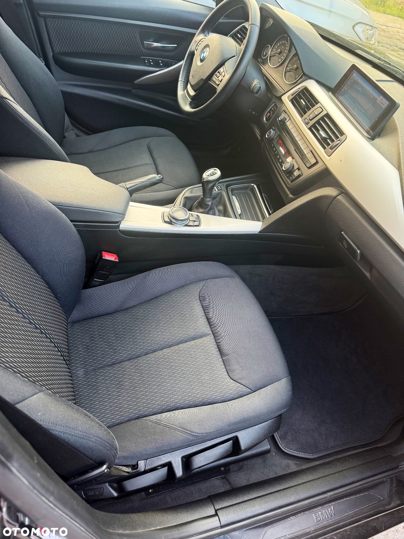 BMW Seria 3 318d xDrive Touring - 12