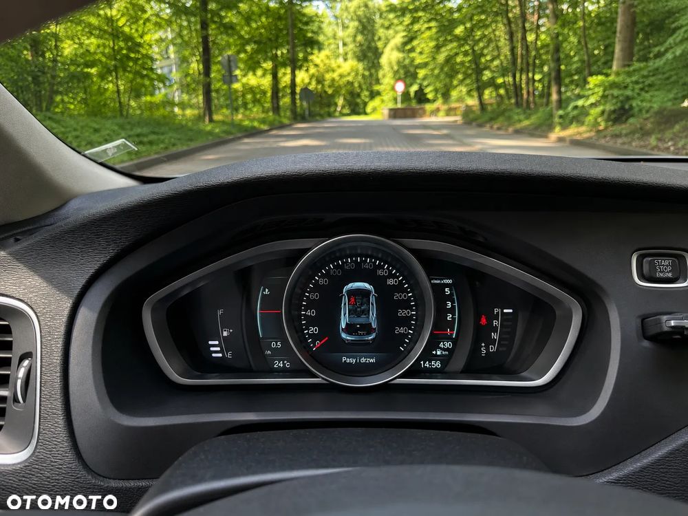 Volvo V40 D2 Momentum - 11