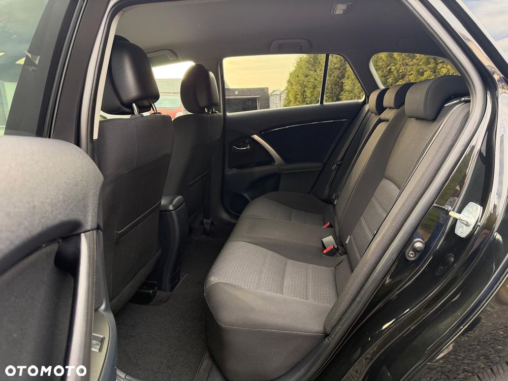 Toyota Avensis 1.8 Executive - 29