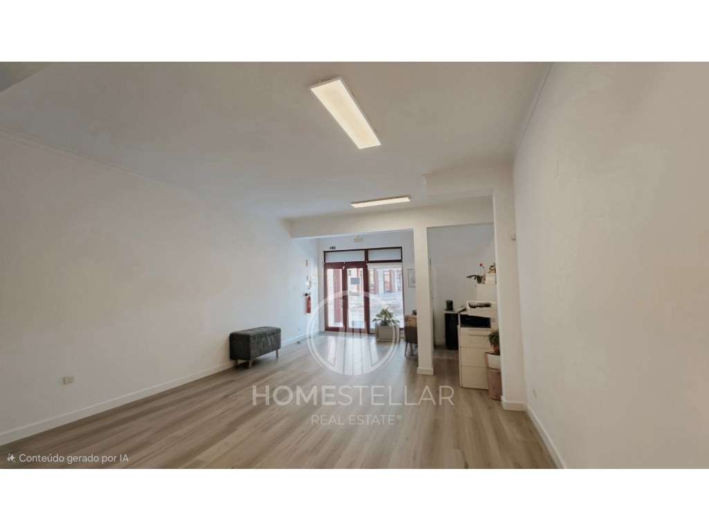 Loja no Pinhal Novo - Grande imagem: 2/17