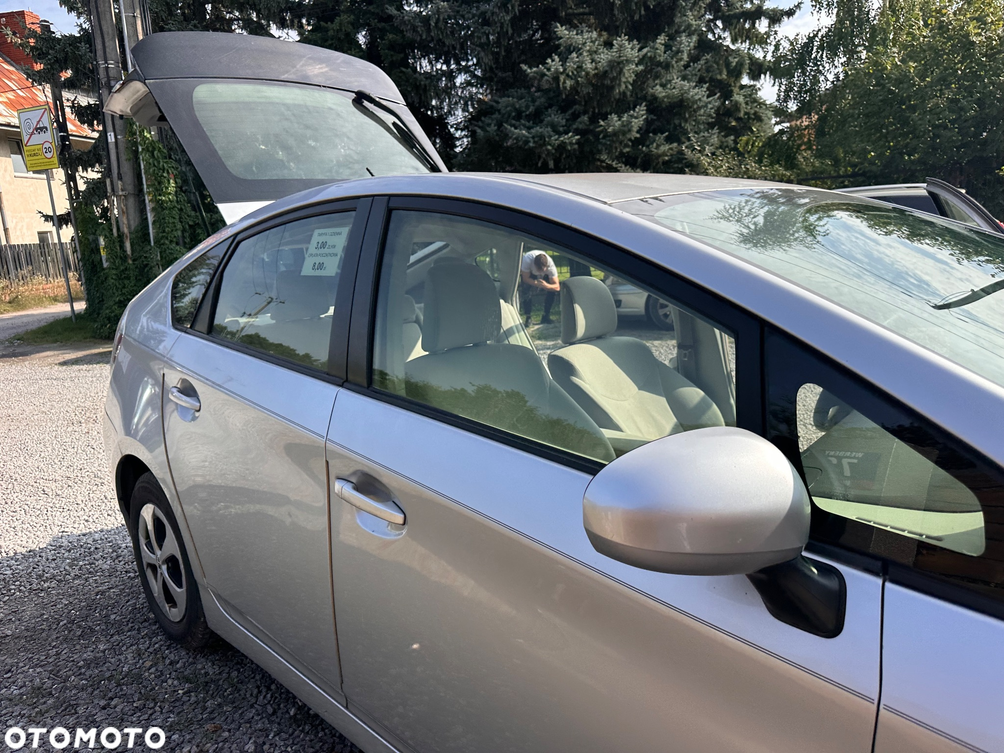 Toyota Prius (Hybrid) - 6