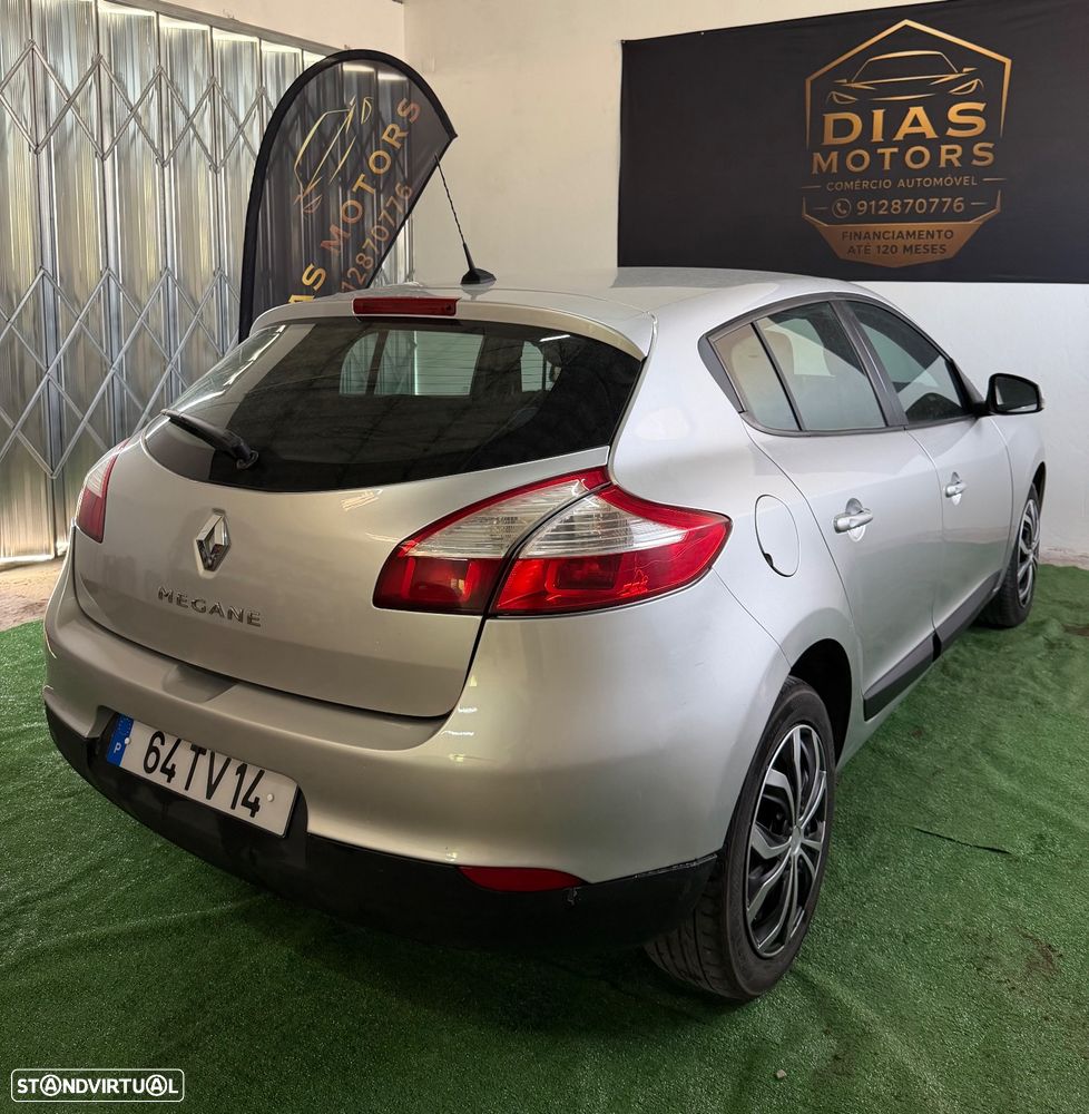 Renault Mégane 1.5 dCi Dynamique - 5