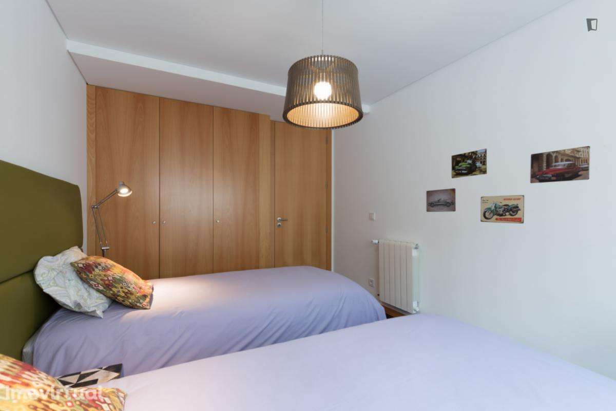 Apartamento com 1 quartos - localizado em Paranhos Porto - Grande imagem: 5/24