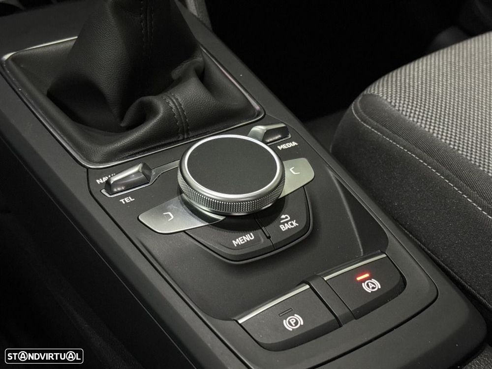Audi Q2 30 TFSI Advanced - 17