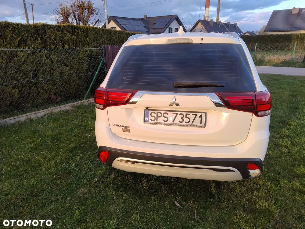 Mitsubishi Outlander 2.0 Invite + 2WD - 6