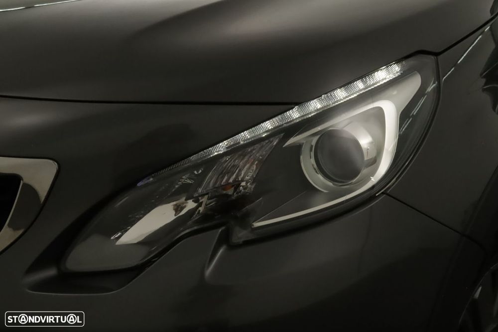 Peugeot 2008 1.2 PureTech Signature - 6