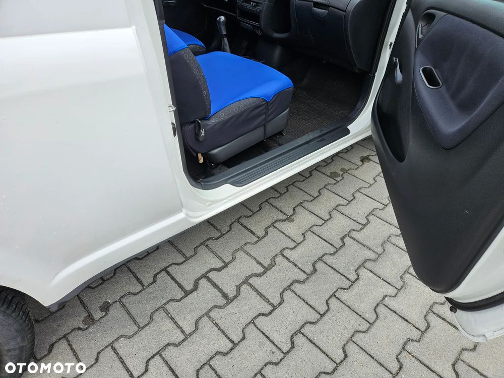 Toyota Yaris - 8