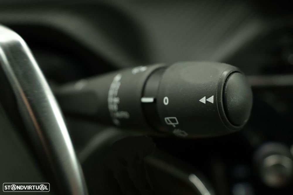 Peugeot 2008 1.2 PureTech Allure EAT8 - 18