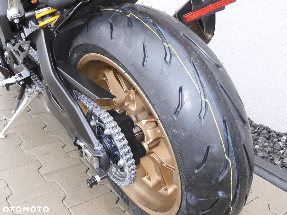 Yamaha R1 - 29