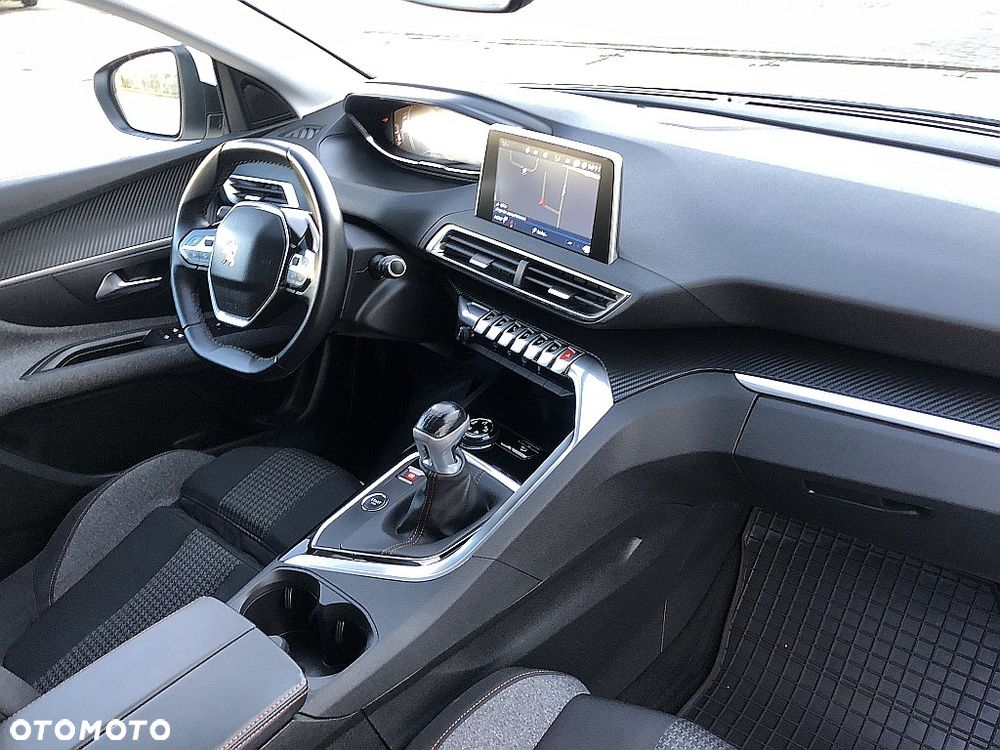 Peugeot 3008 1.2 PureTech Allure S&S - 39