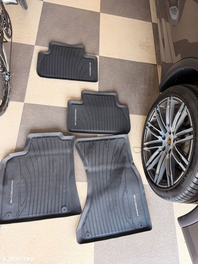 Porsche Cayenne 3.0 L - 28