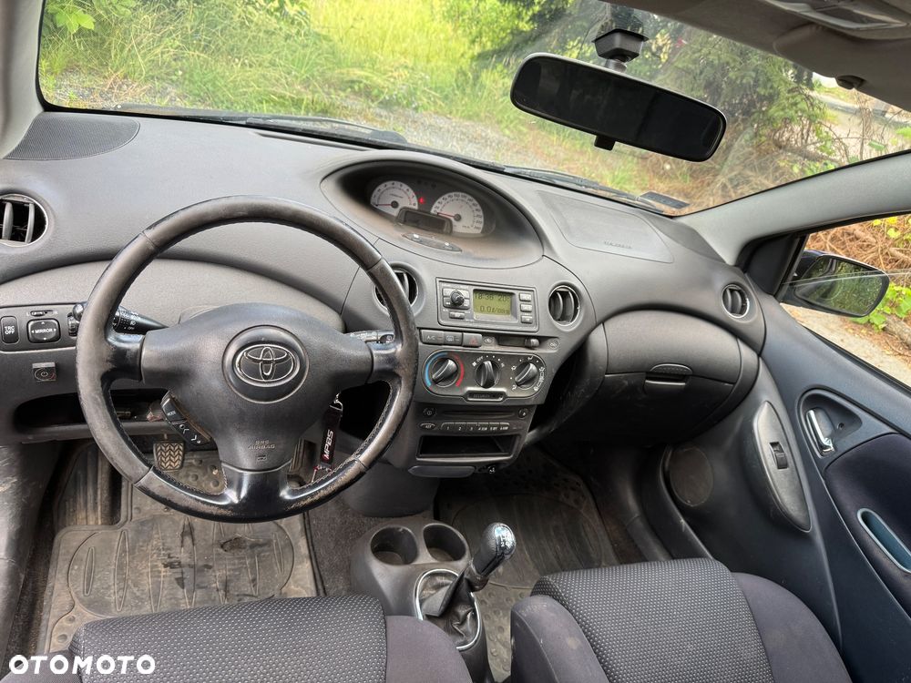 Toyota Yaris - 11