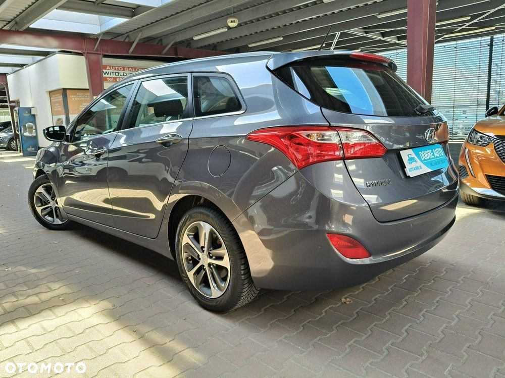 Hyundai i30 blue Kombi 1.4 YES Silver - 6
